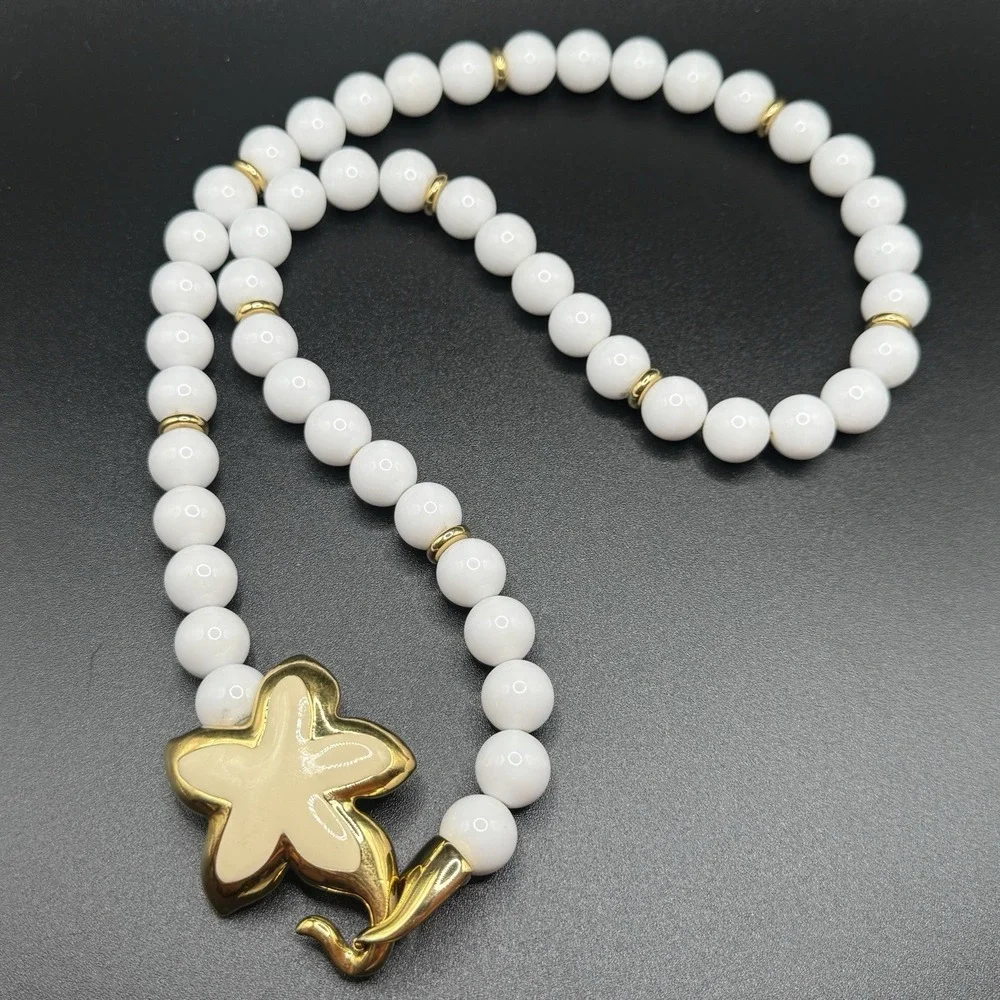 Vintage Napier Lucite White & Gold Tone Beaded Enamel Star Flower Necklace 29